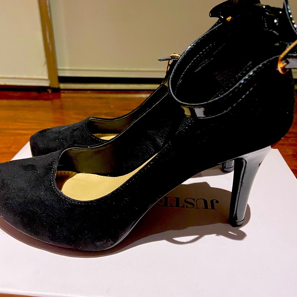 Brand New only tried once Just Fabulous pumps. size 7